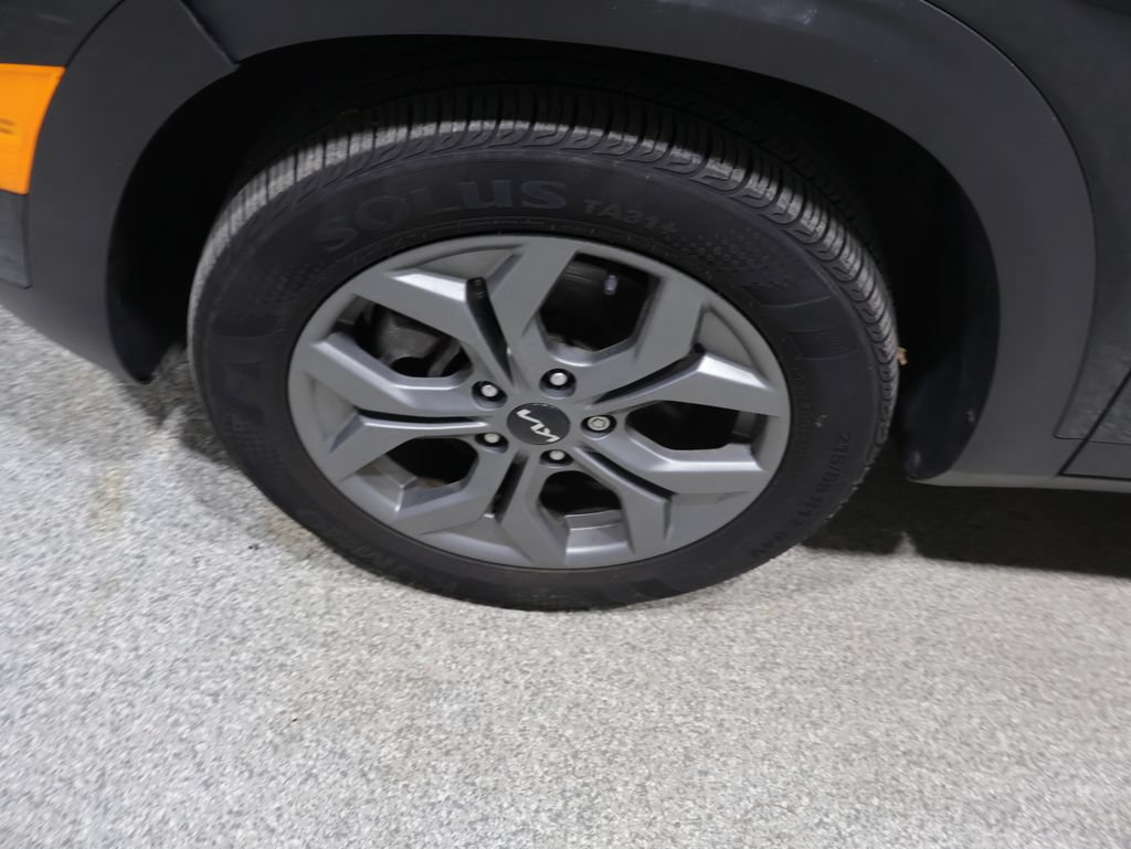 Used 2024 Kia Seltos S AWD/4WD image 9