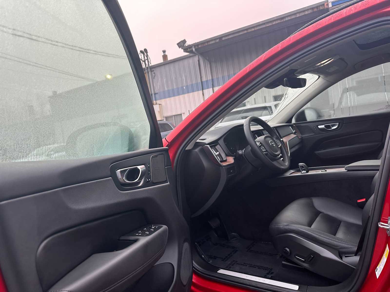 Certified 2023 Volvo XC60 B5 Plus w/ Climate Package image 19