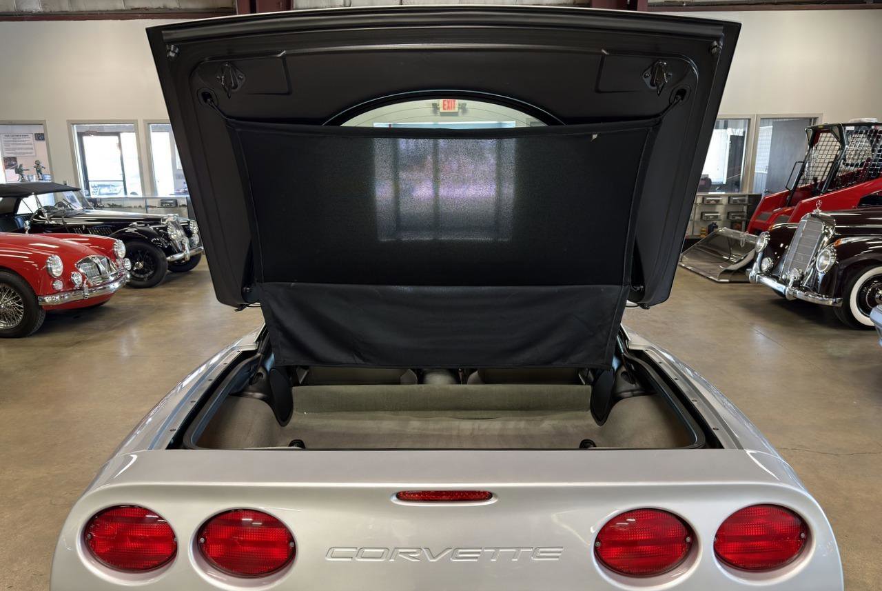 Used 1997 Chevrolet Corvette Coupe w/ Memory Pkg RWD image 38