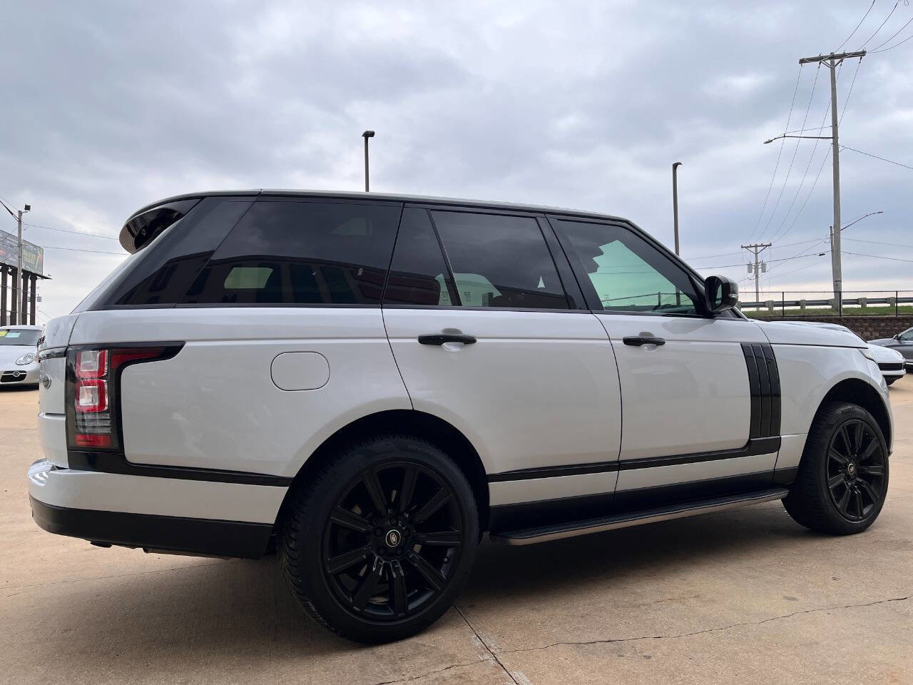 Used 2016 Land Rover Range Rover HSE image 4