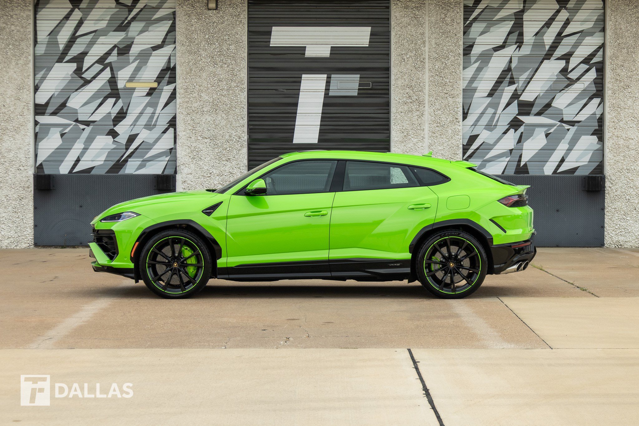 Used 2025 Lamborghini Urus SE