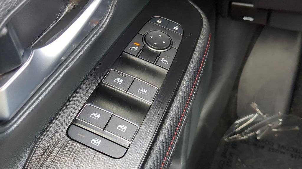 Certified 2025 Nissan Kicks SR w/ Interior Electronics Package AWD/4WD image 18