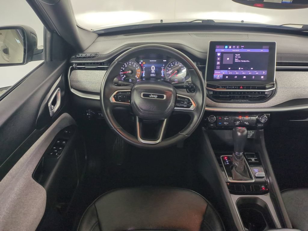 Used 2024 Jeep Compass Latitude AWD/4WD image 18