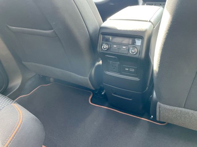 Used 2023 GMC Acadia AT4 image 15
