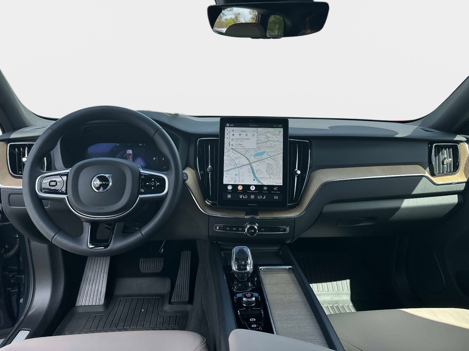 Certified 2026 Volvo XC60 B5 Plus w/ Protection Package Premier image 16