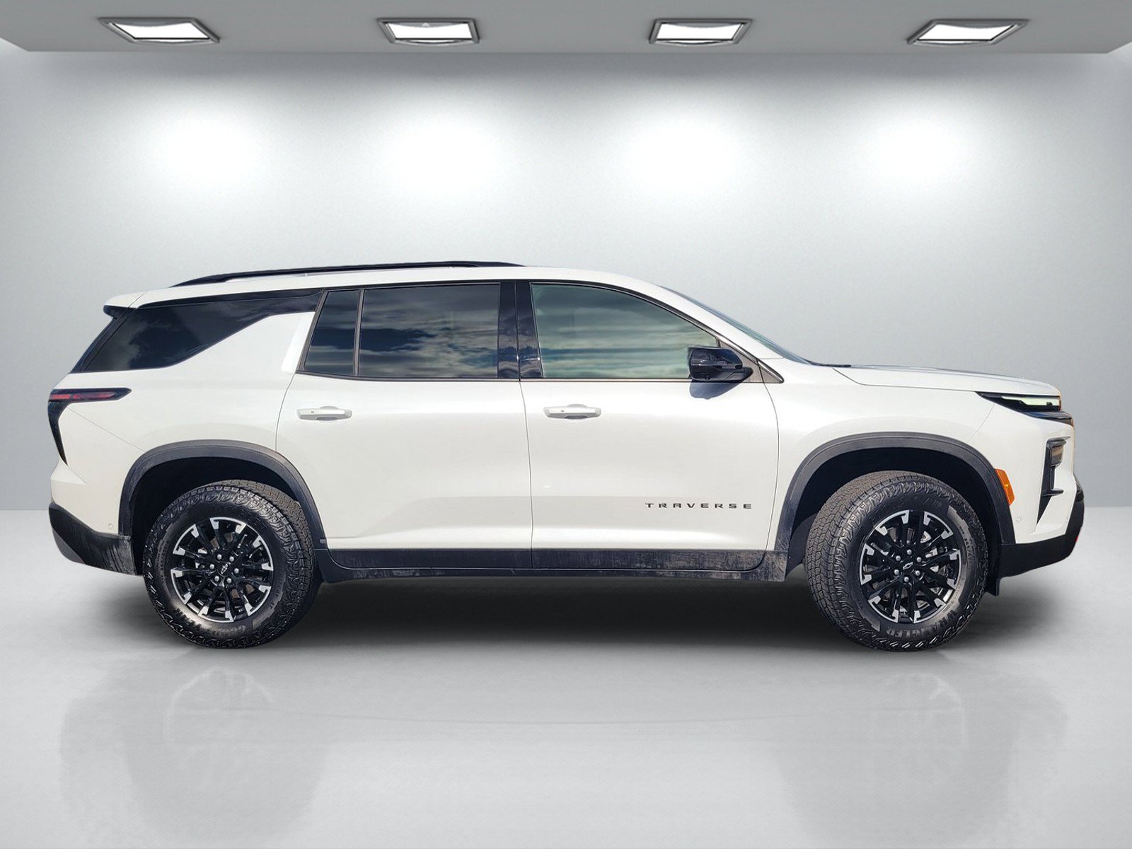 Used 2026 Chevrolet Traverse Z71 w/ Enhanced Driving Package AWD/4WD image 3