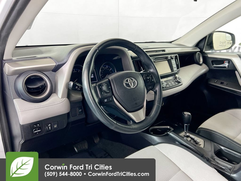 Used 2017 Toyota RAV4 XLE FWD image 3