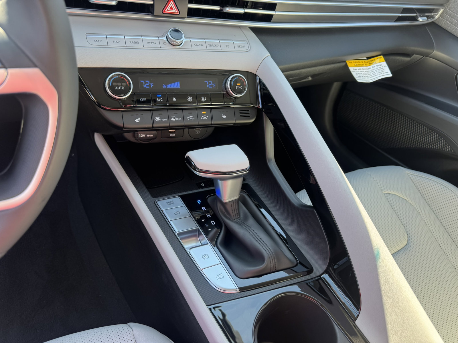 New 2025 Hyundai Elantra Limited w/ Cargo Package image 21