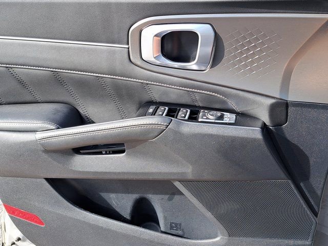 Used 2023 Kia Sorento SX image 21