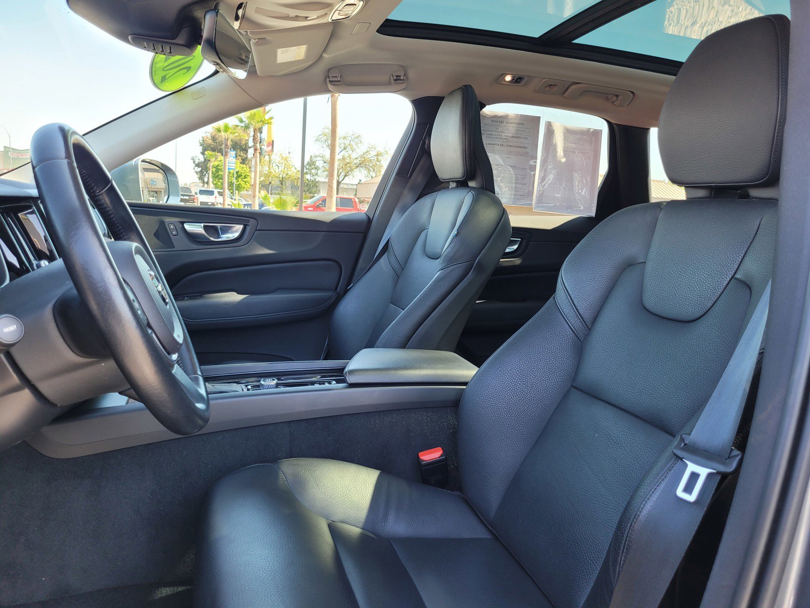 Used 2021 Volvo XC60 T5 Momentum image 10