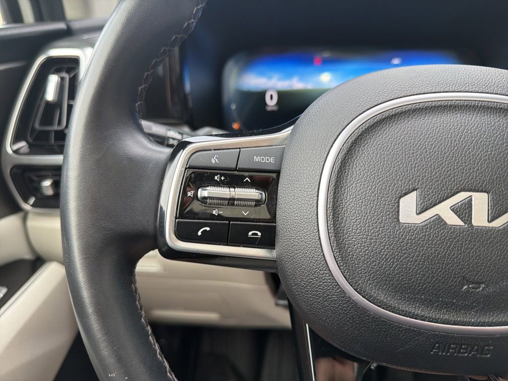Certified 2023 Kia Sorento SX AWD/4WD image 31