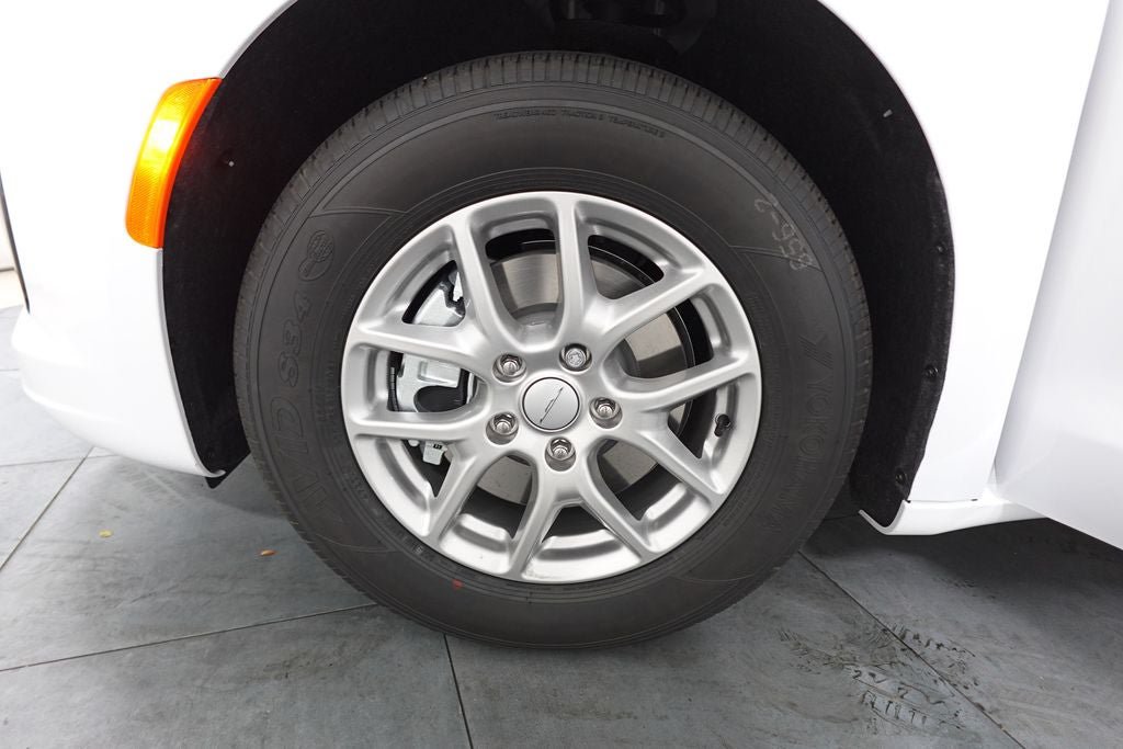 New 2027 Chrysler Pacifica Select FWD image 31