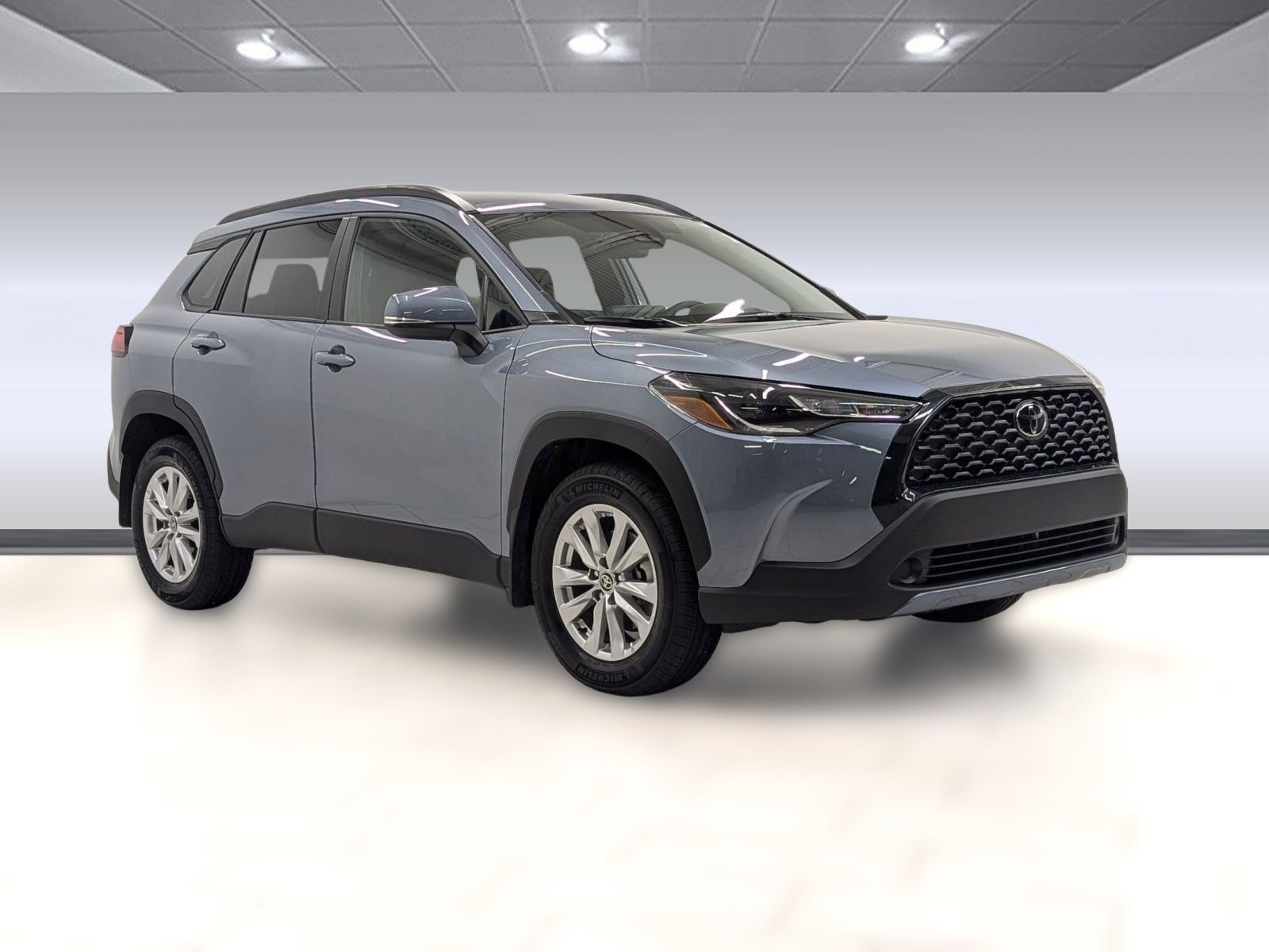 Used 2024 Toyota Corolla Cross LE image 6