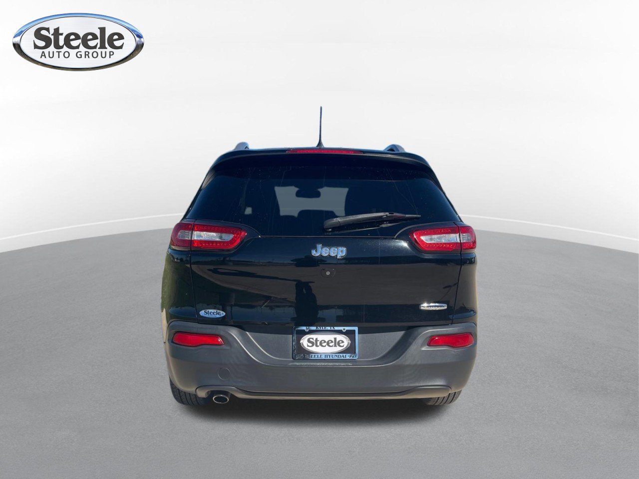 Used 2017 Jeep Cherokee Latitude FWD image 14