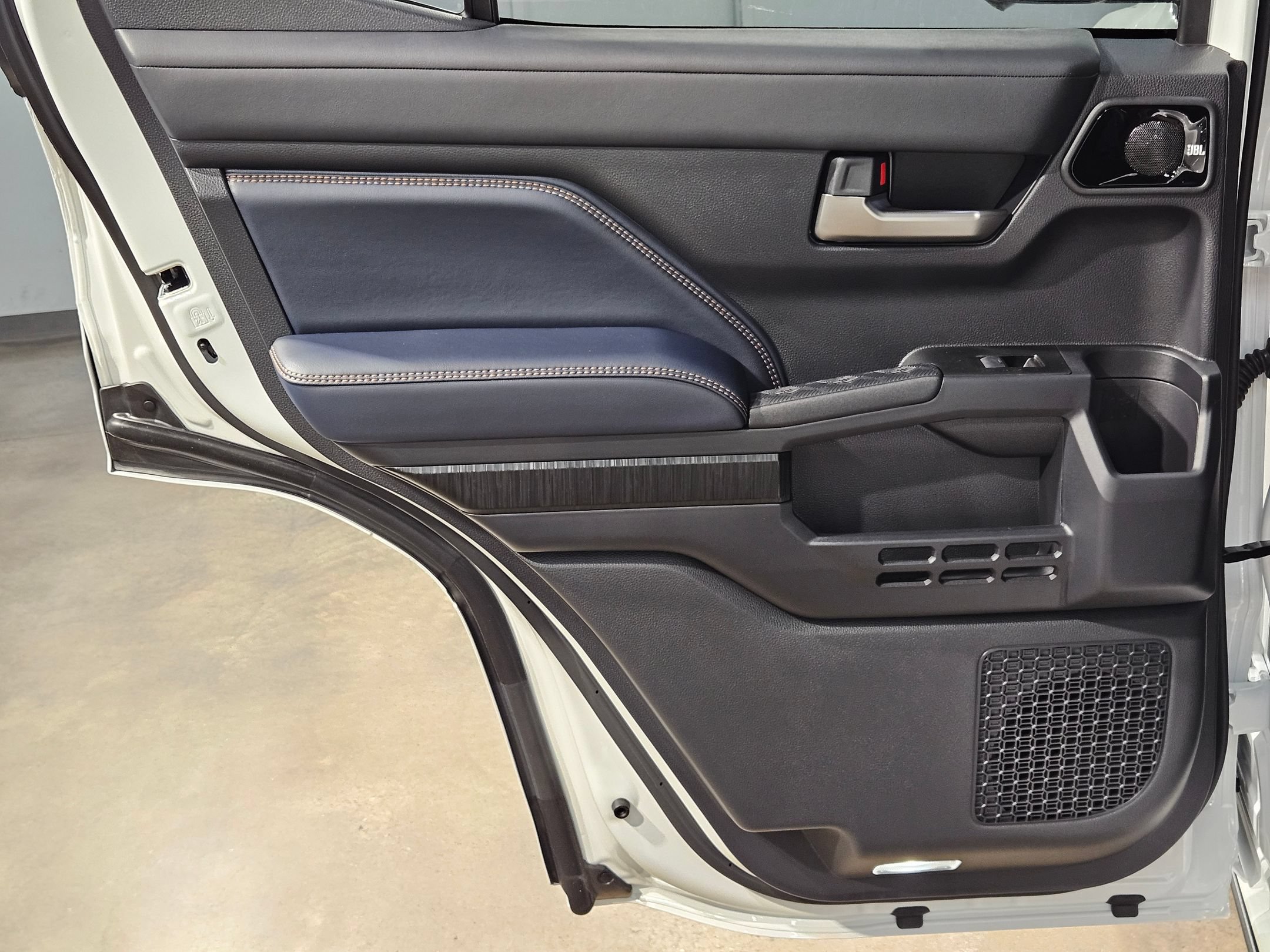 New 2026 Toyota 4Runner Platinum AWD/4WD image 21
