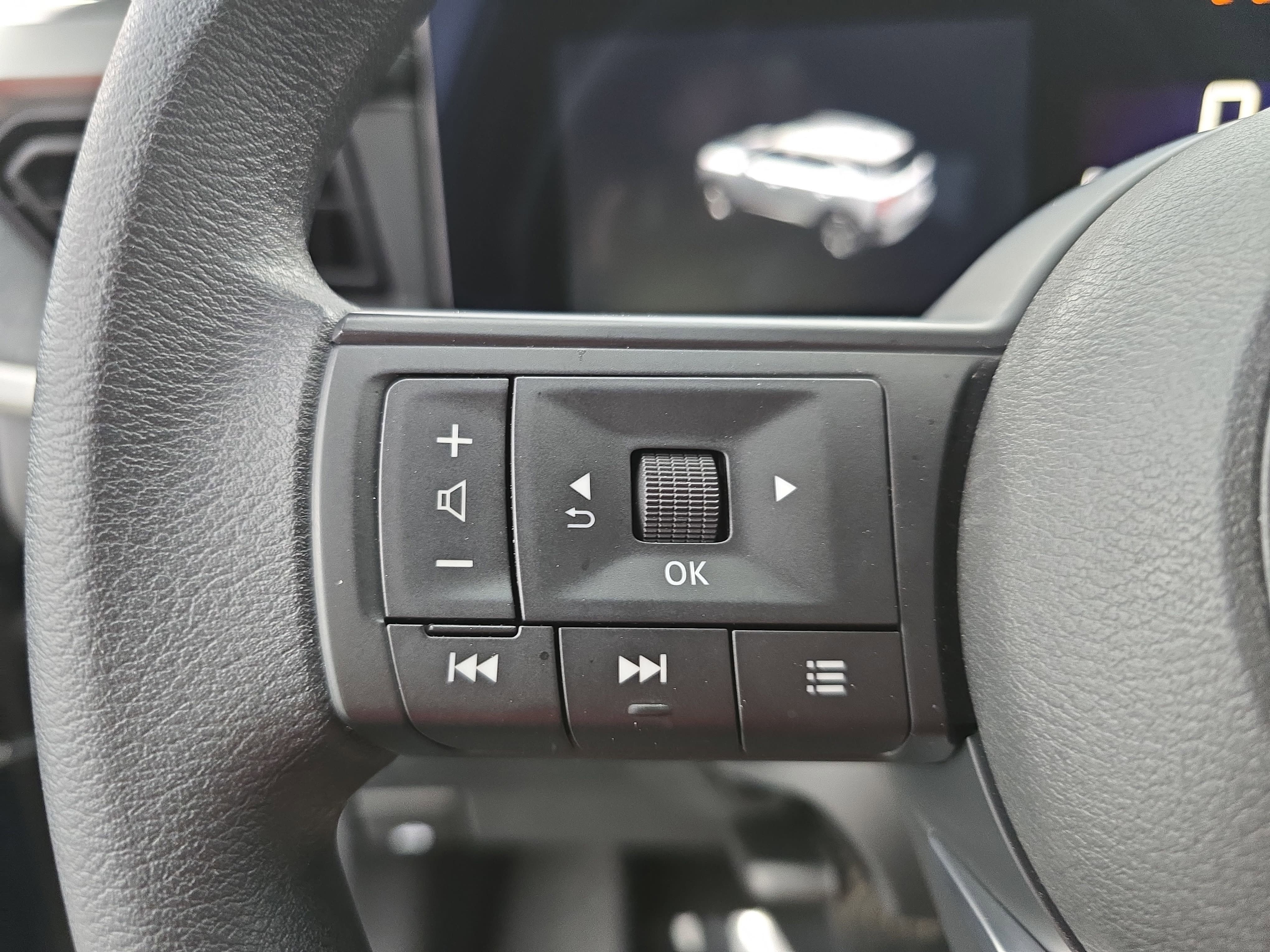 Certified 2025 Nissan Kicks SV image 16