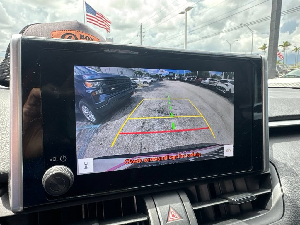 Used 2025 Toyota RAV4 LE AWD/4WD image 10