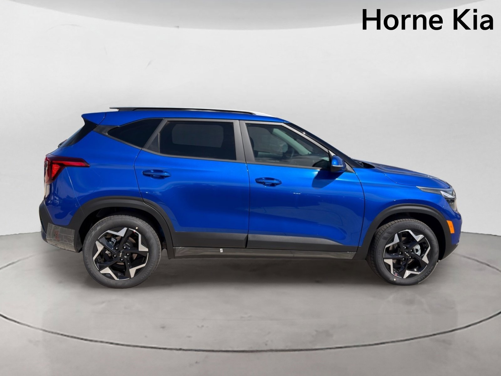 New 2026 Kia Seltos S FWD image 3