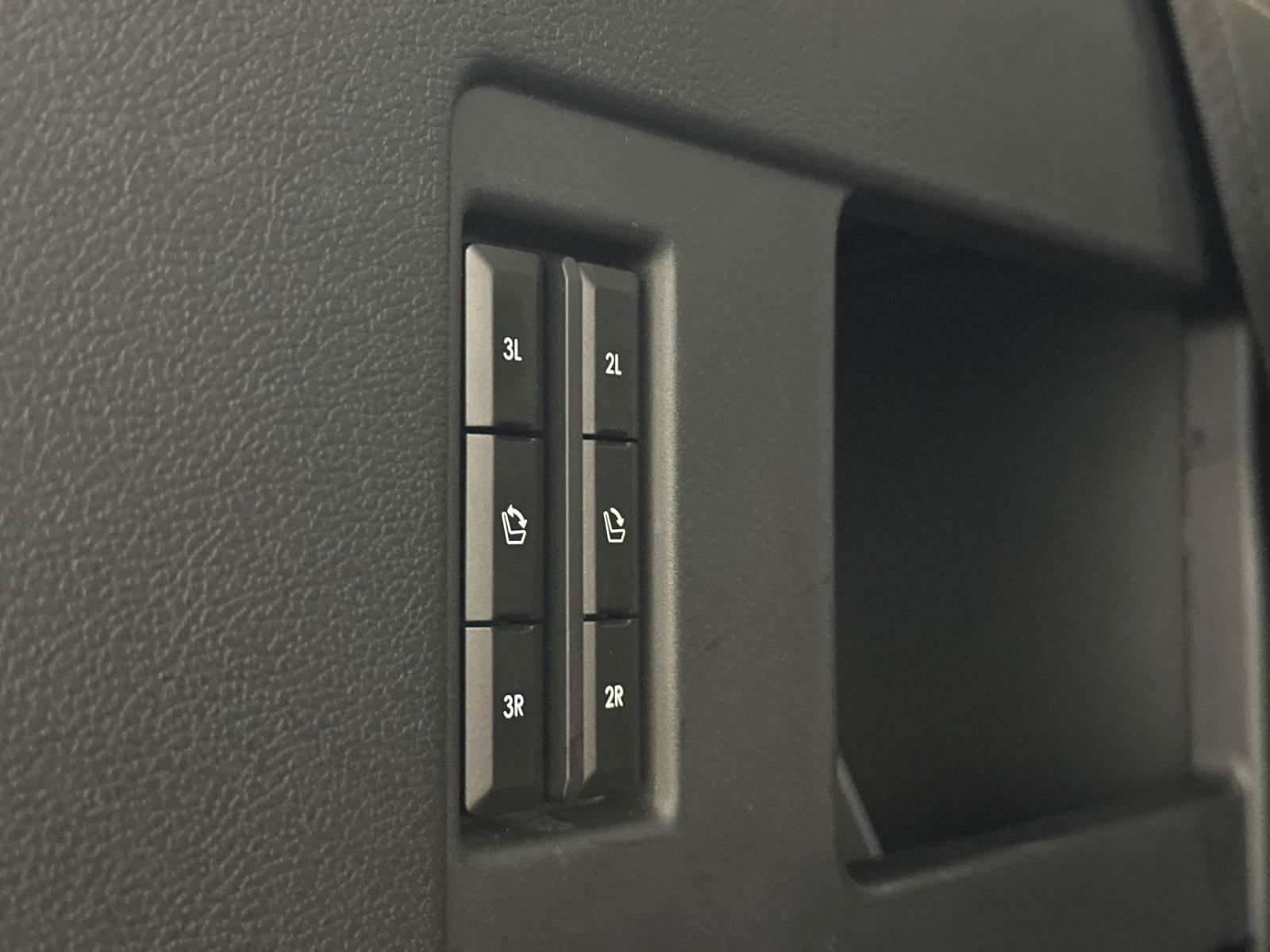 Used 2024 Lincoln Navigator Reserve image 11