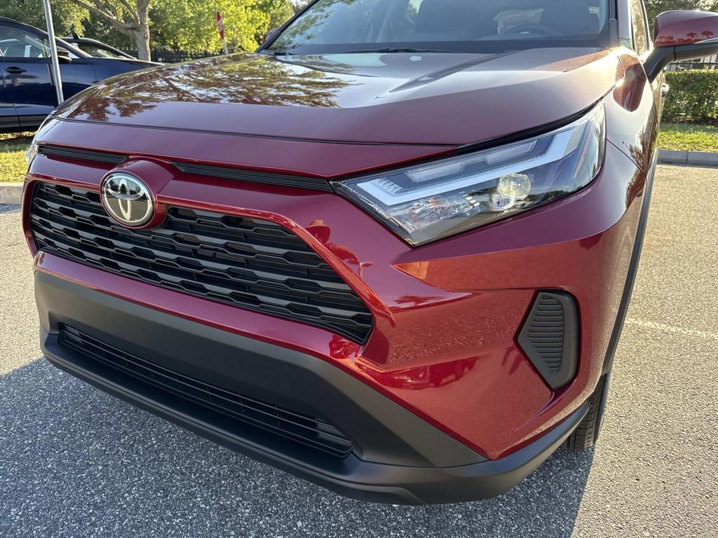Used 2025 Toyota RAV4 XLE w/ Convenience Package FWD image 10