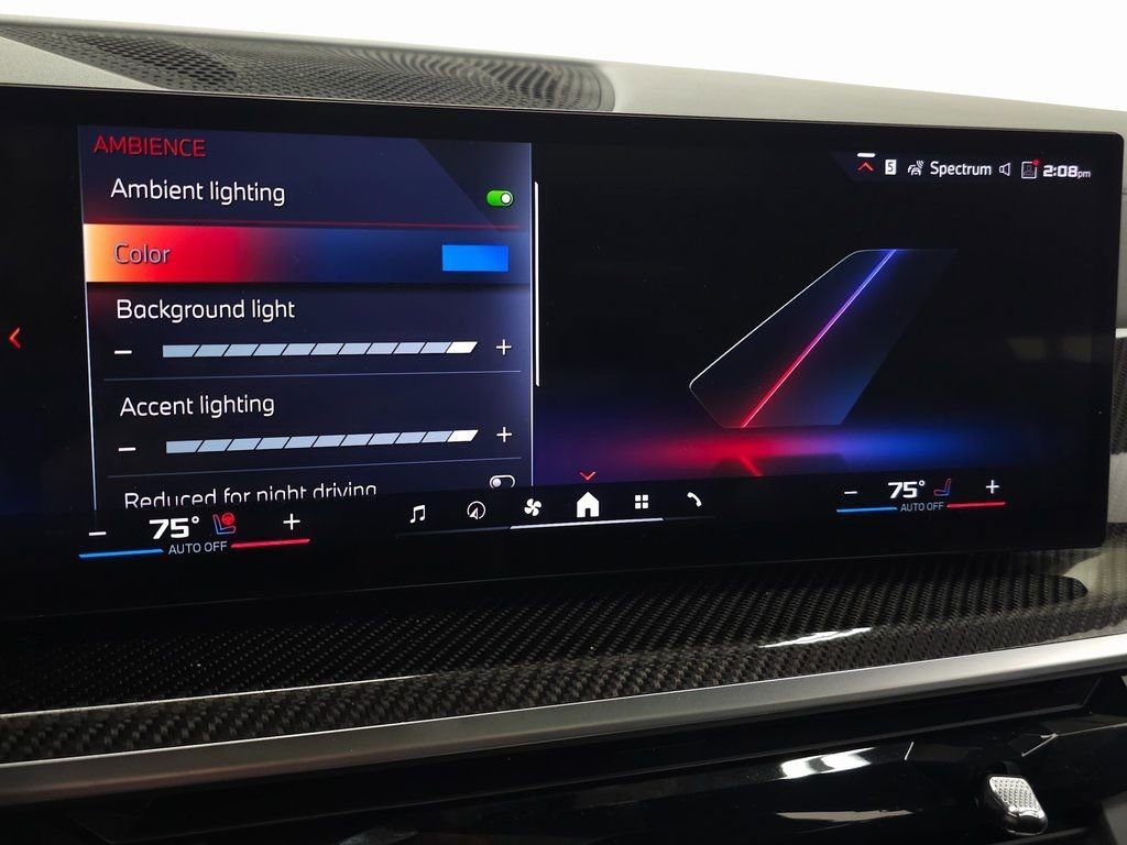 Used 2025 BMW X7 M60i w/ Climate Comfort Package image 32