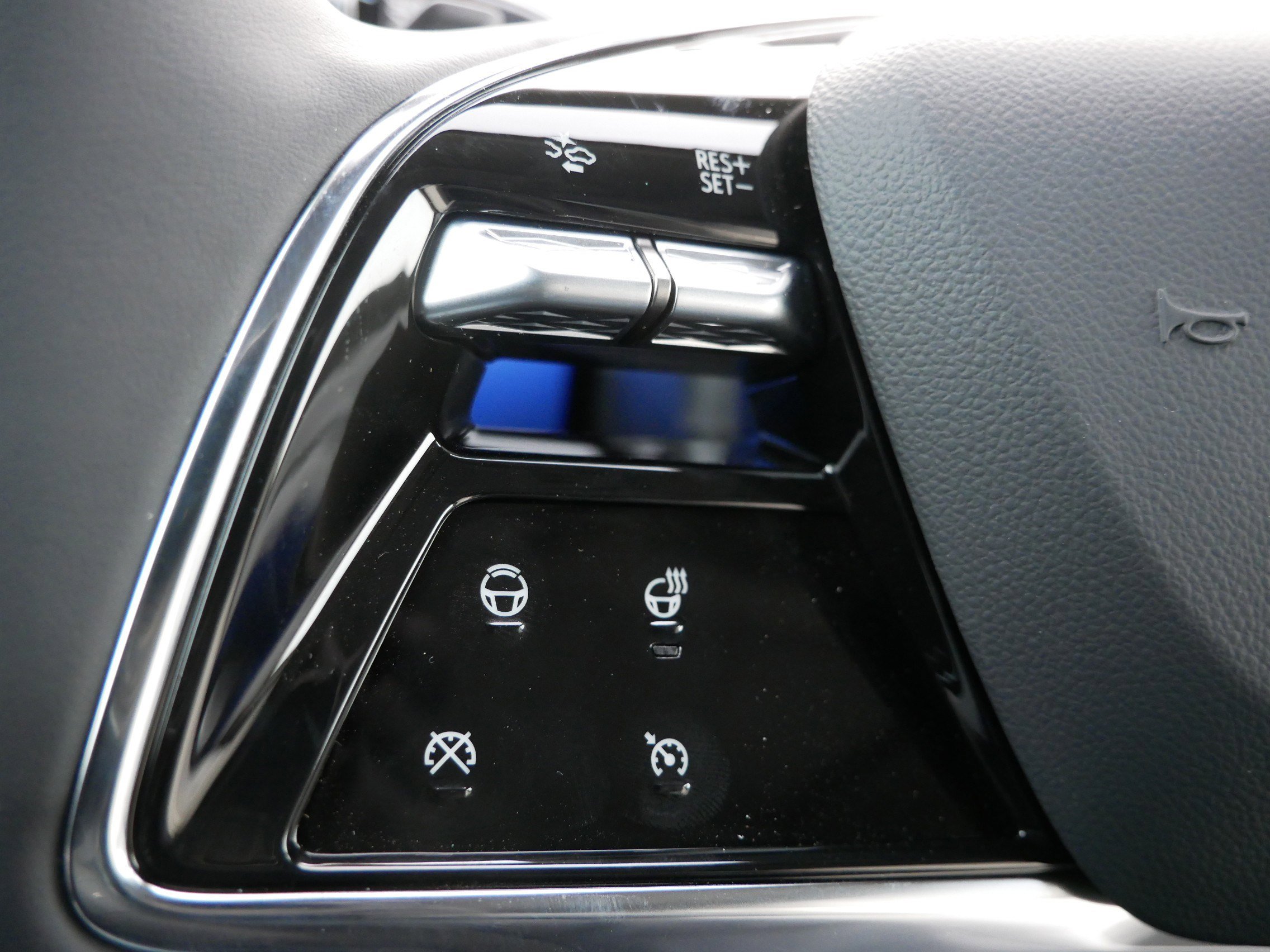 New 2026 Cadillac Optiq Sport 2 image 24