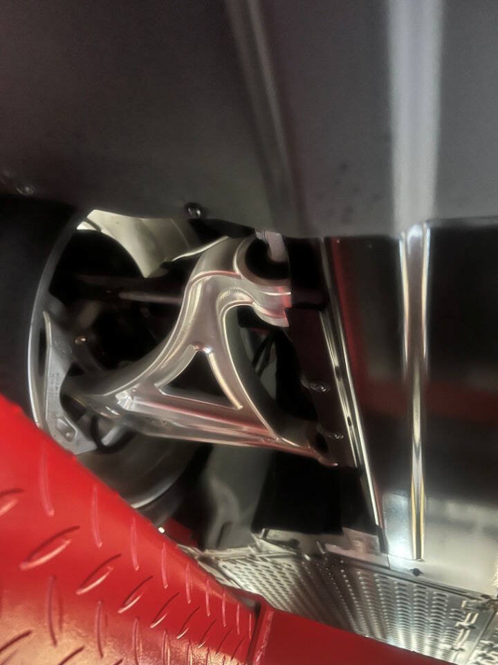 Used 2005 Ford GT RWD image 38