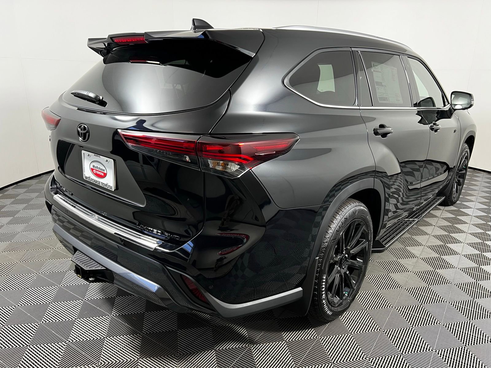 Certified 2026 Toyota Highlander Limited image 5