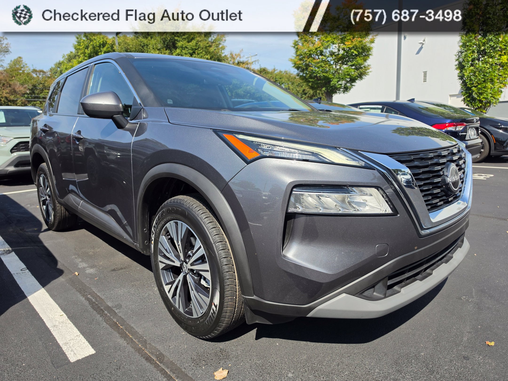 Used 2023 Nissan Rogue SV AWD/4WD image 3