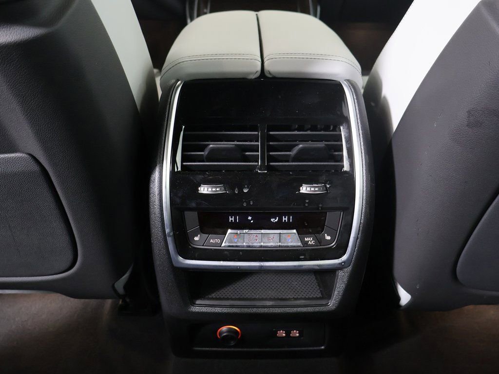 Used 2026 BMW X7 xDrive40i w/ M Sport Package image 30