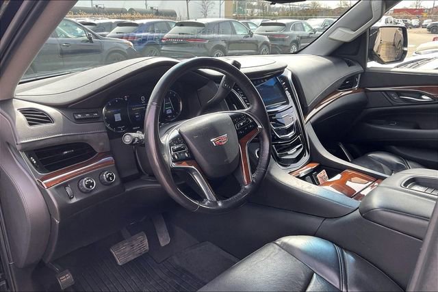 Used 2019 Cadillac Escalade Luxury image 14