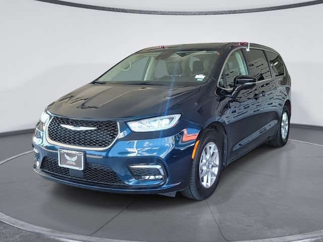 Certified 2024 Chrysler Pacifica Touring-L FWD image 4