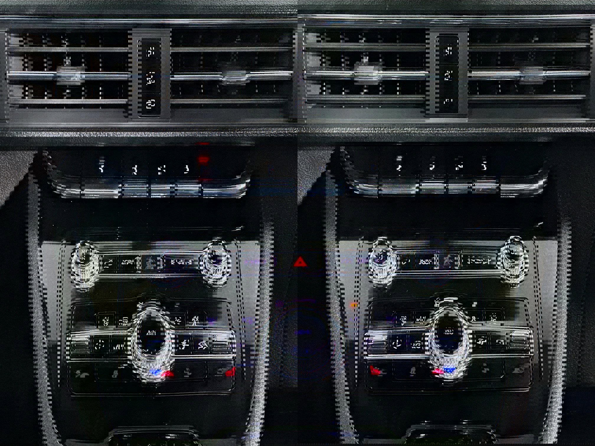 Used 2022 Lincoln Corsair Grand Touring w/ Towing Package image 32