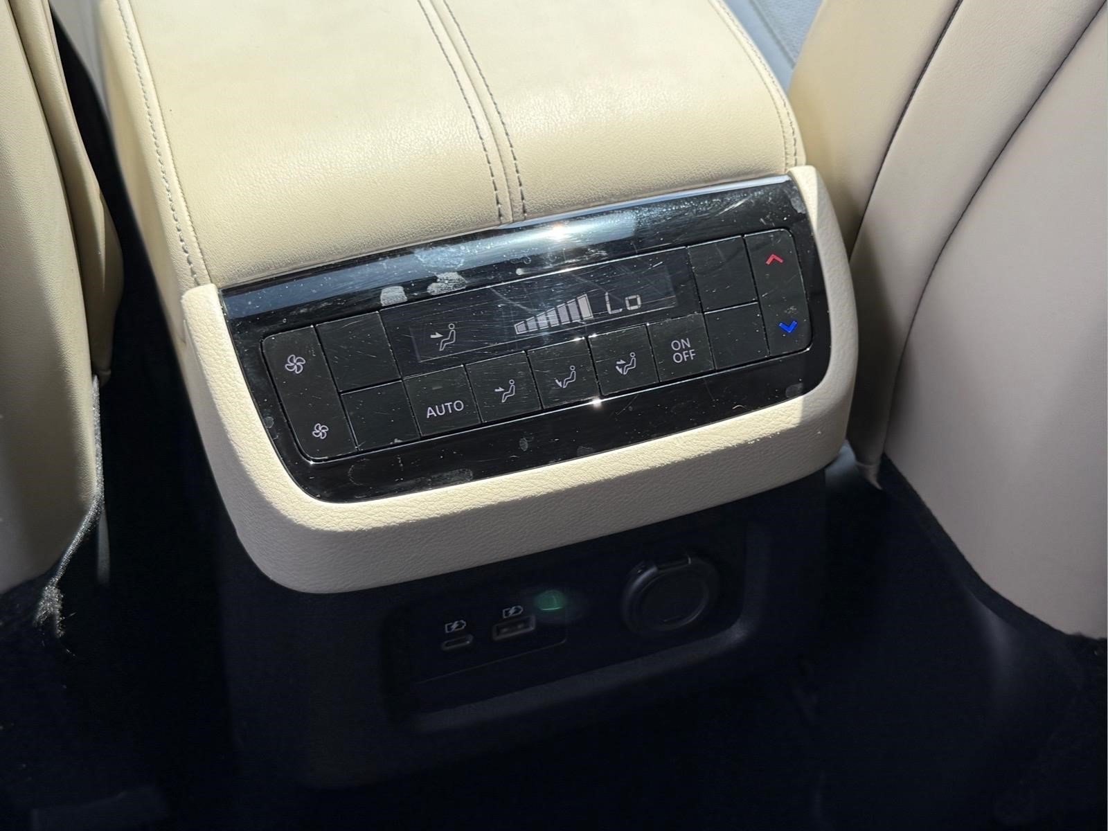 Used 2023 INFINITI QX60 Luxe FWD image 12