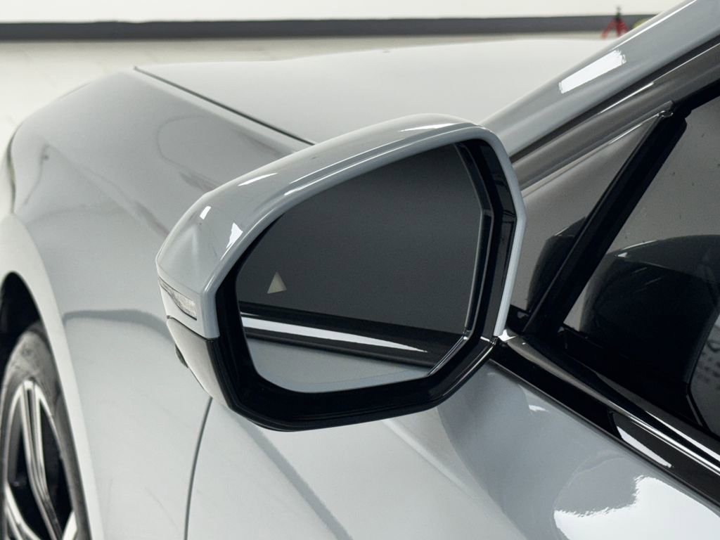 Used 2023 BMW 760i xDrive w/ Executive Package image 38