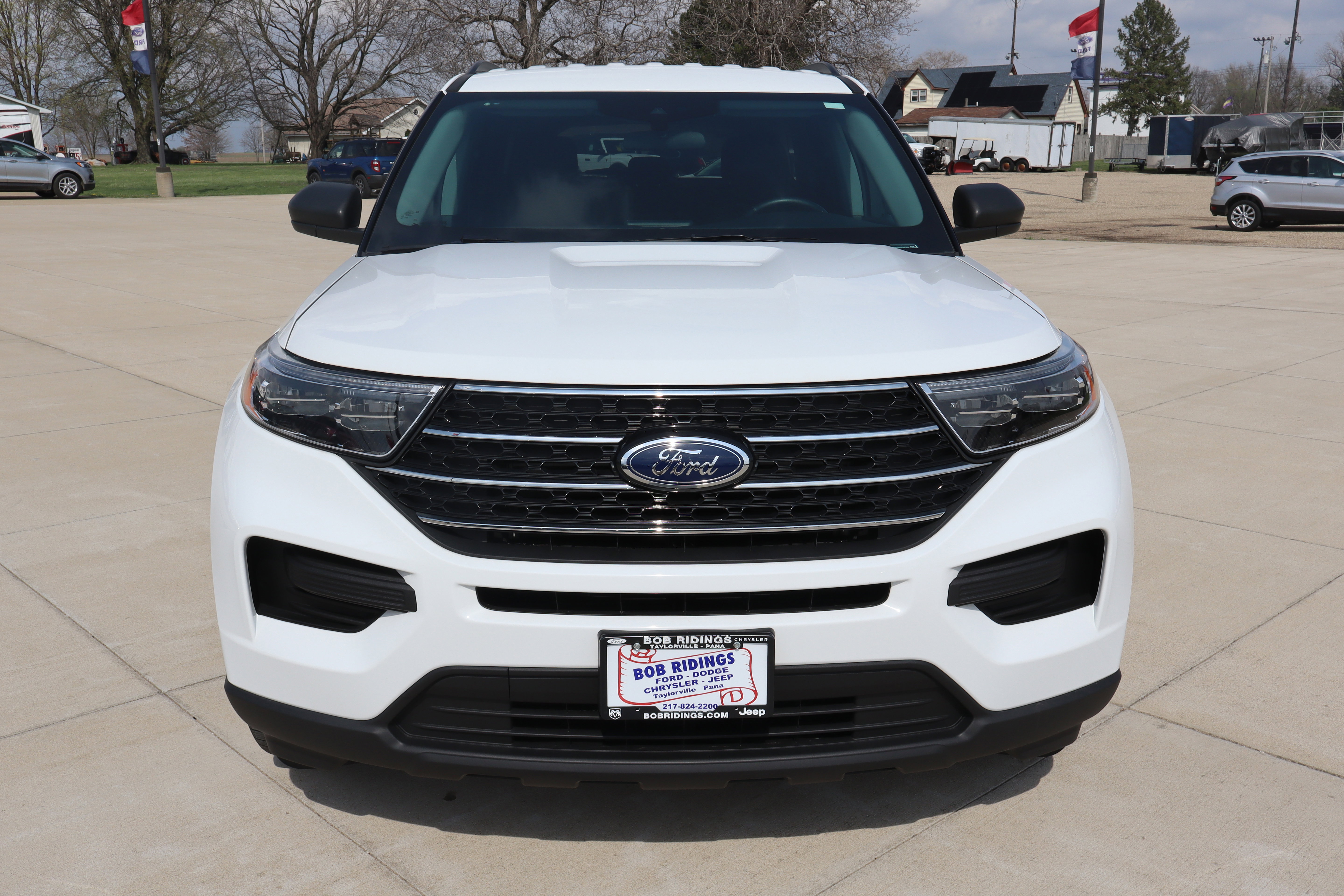 Used 2024 Ford Explorer XLT w/ Class IV Trailer Tow Package AWD/4WD image 3