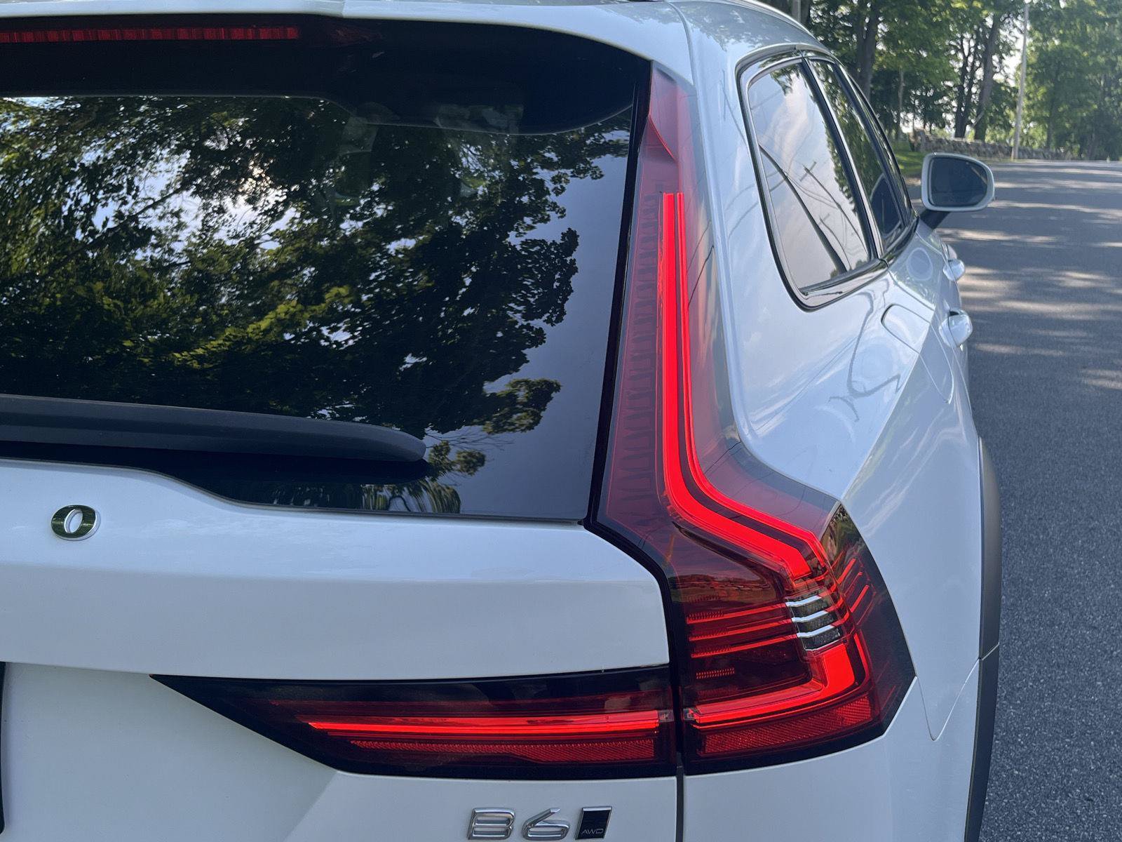 Used 2023 Volvo V90 B6 Cross Country Plus w/ Climate Package AWD/4WD image 23