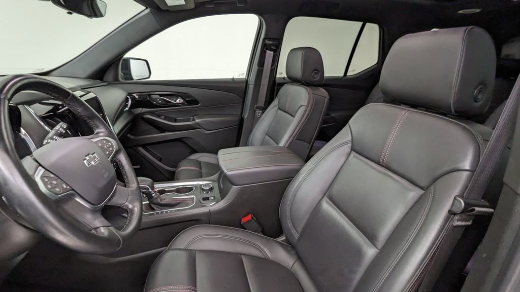 Used 2023 Chevrolet Traverse RS AWD/4WD image 2