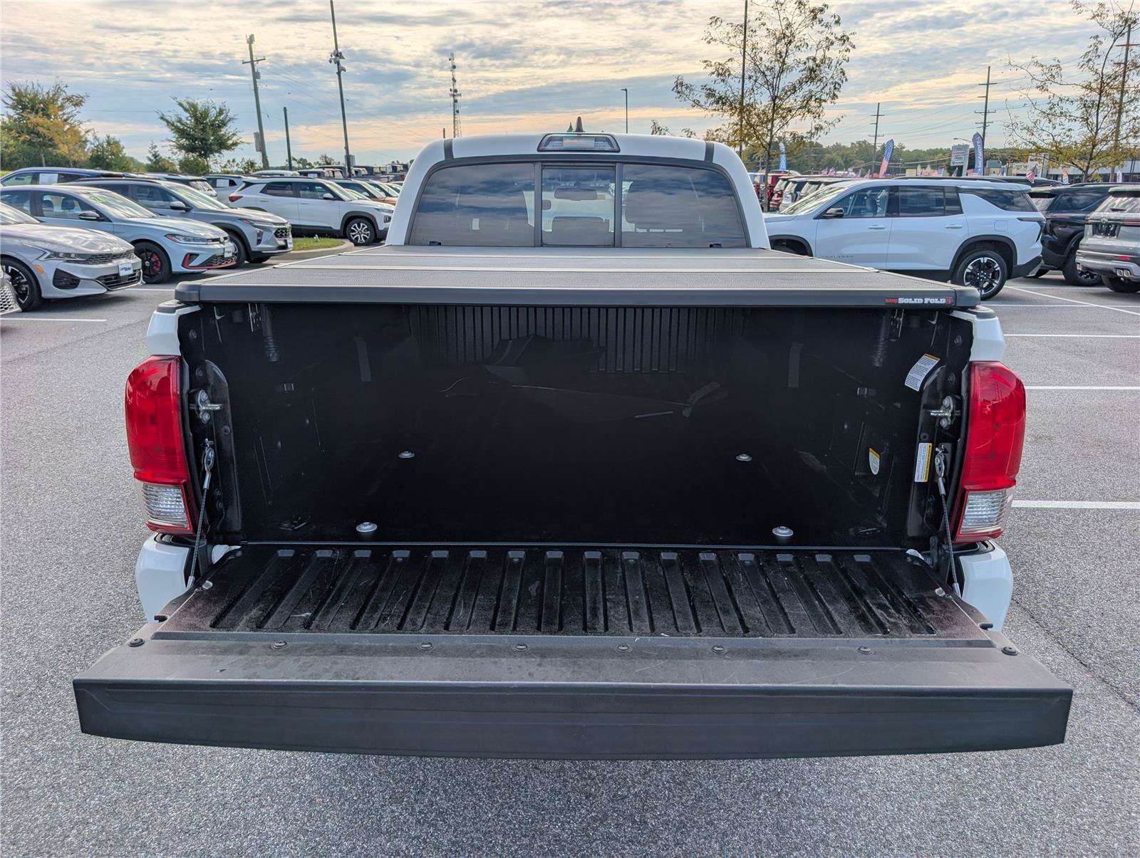 Used 2016 Toyota Tacoma TRD Sport w/ Towing Package AWD/4WD image 15