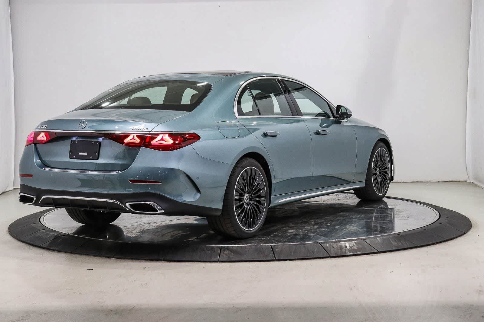 New 2027 Mercedes-Benz E 450 4MATIC Sedan image 4