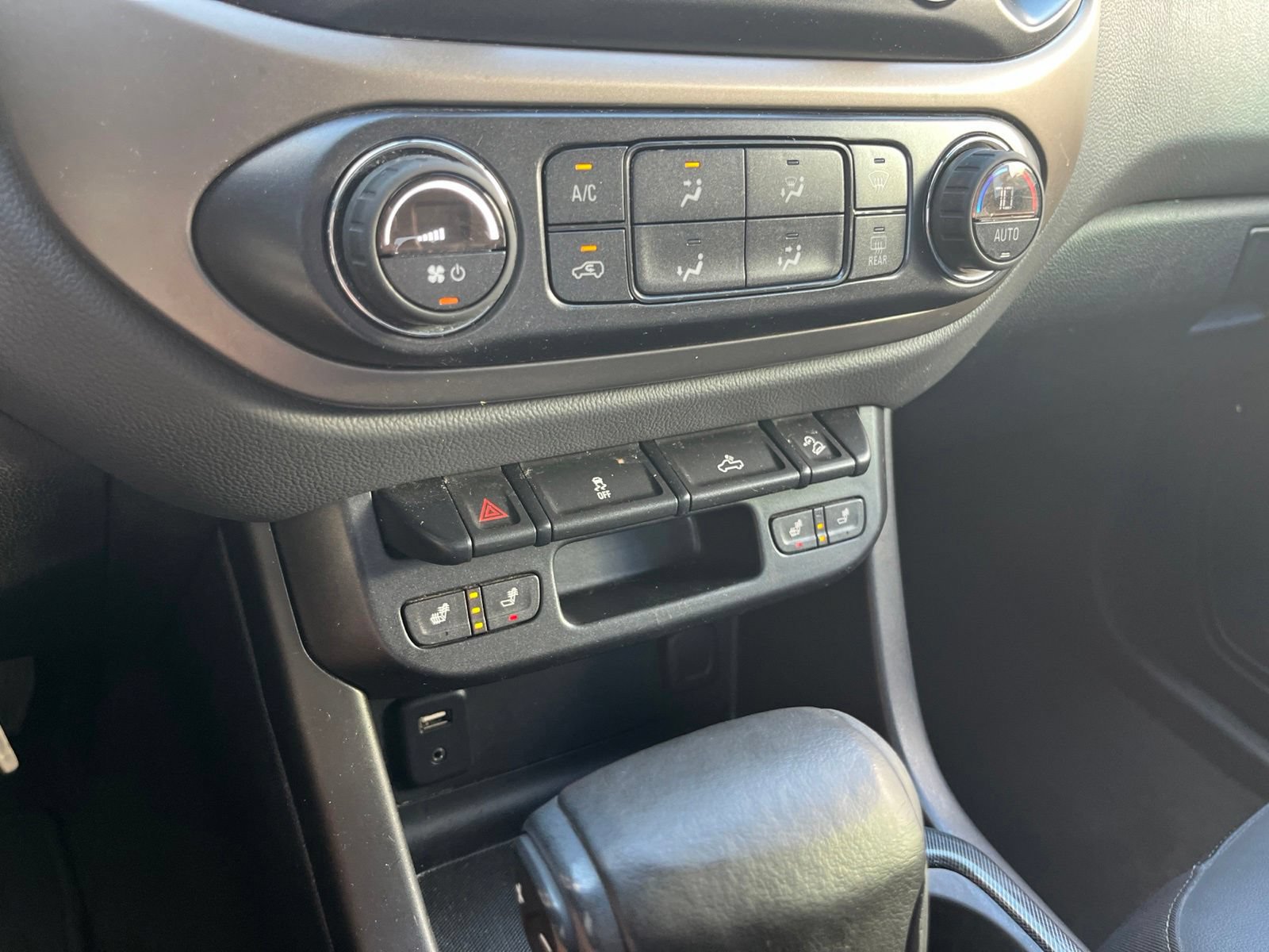 Used 2015 Chevrolet Colorado Z71 RWD image 19