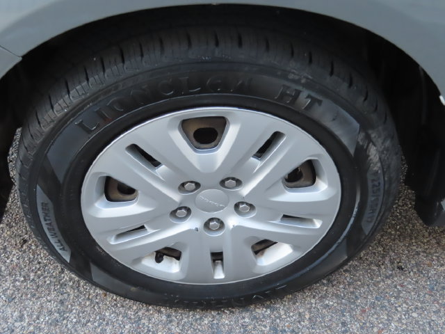 Used 2019 Dodge Journey SE FWD image 14