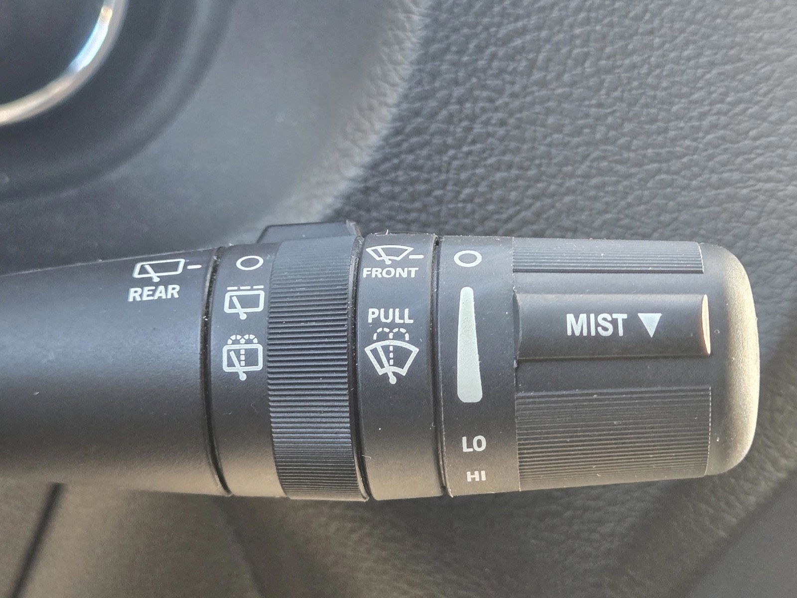 Used 2018 Jeep Wrangler Unlimited Rubicon w/ Connectivity Group image 20