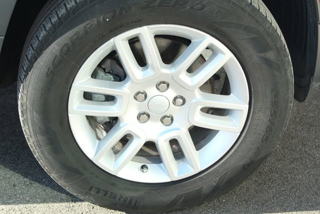 Used 2023 Land Rover Defender 110 S image 9