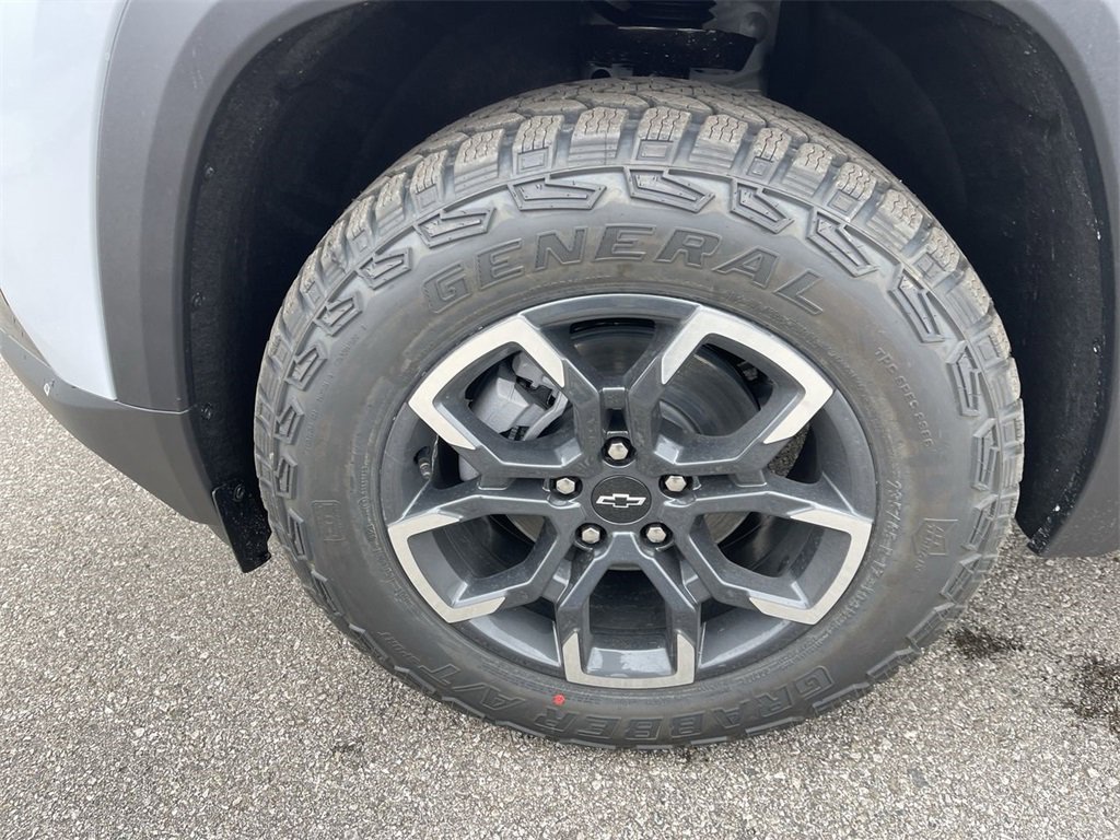 New 2026 Chevrolet Equinox ACTIV w/ Convenience Package III image 10