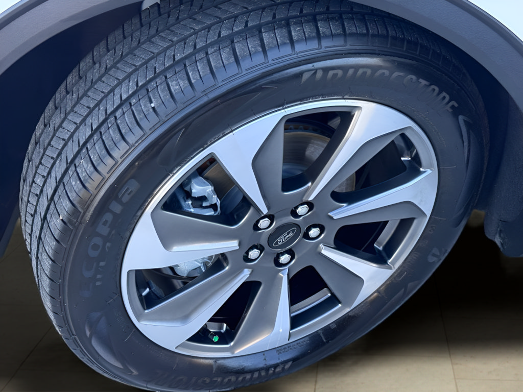 Used 2025 Ford Escape Platinum w/ Premium Technology Package FWD image 45