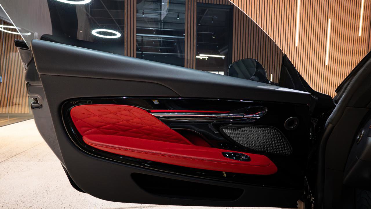 Used 2024 Aston Martin DB12 Coupe RWD image 26