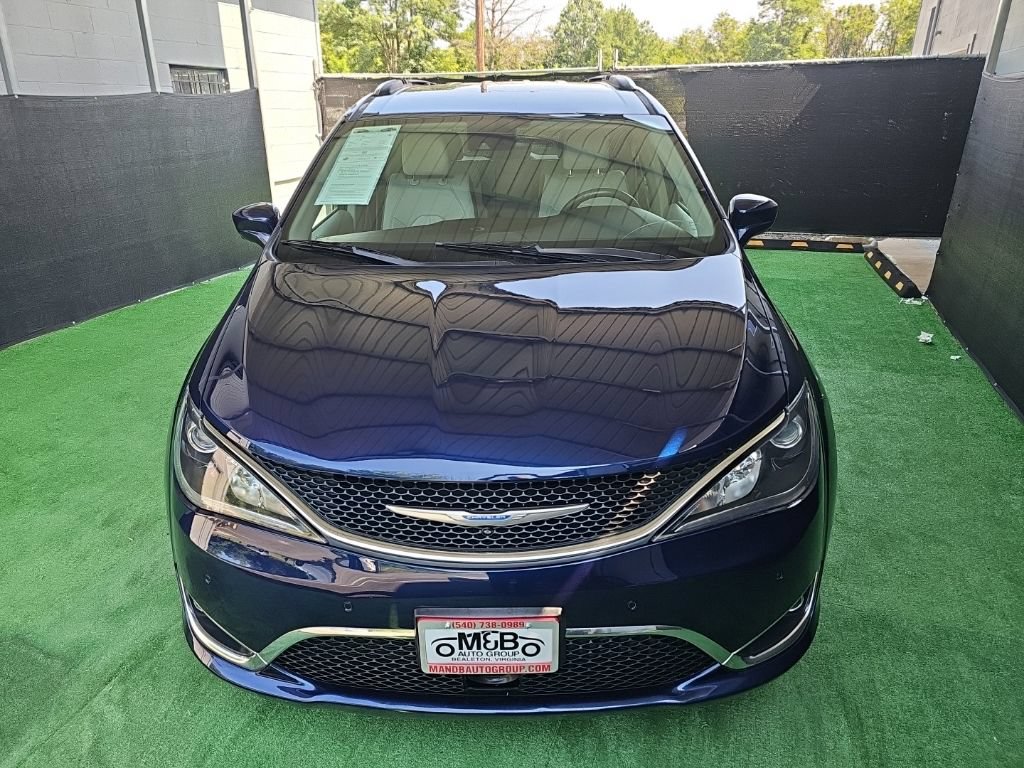 Used 2018 Chrysler Pacifica Touring-L Plus w/ Advanced Safetytec Group FWD image 10