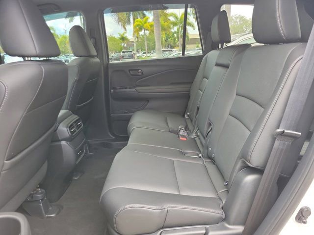 Used 2025 Honda Passport EX-L image 10