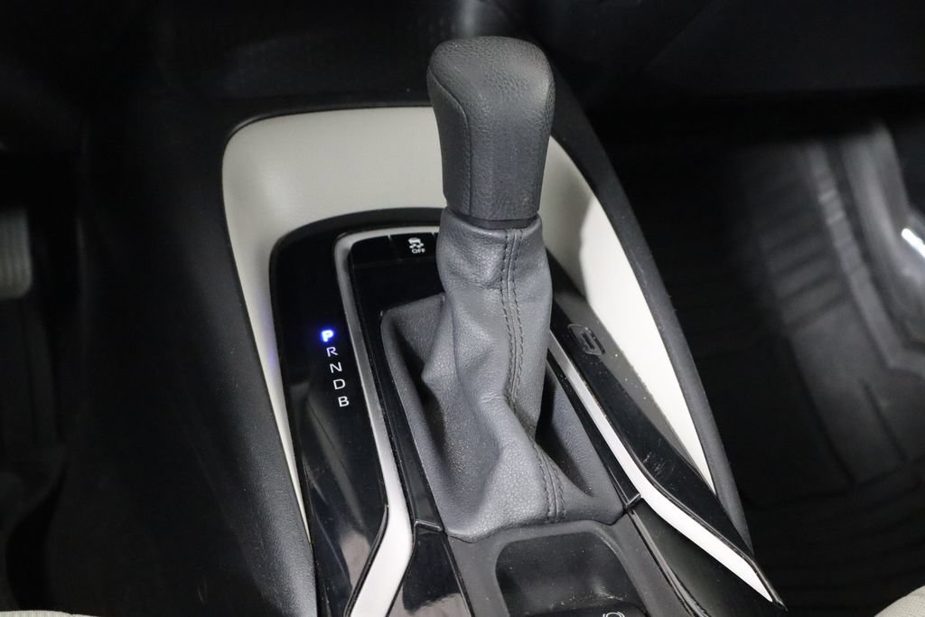Used 2020 Toyota Corolla LE FWD image 24